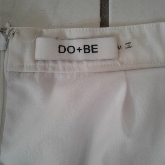 DO+BE White Fashion Shorts Juniors M - Picture 3 of 3